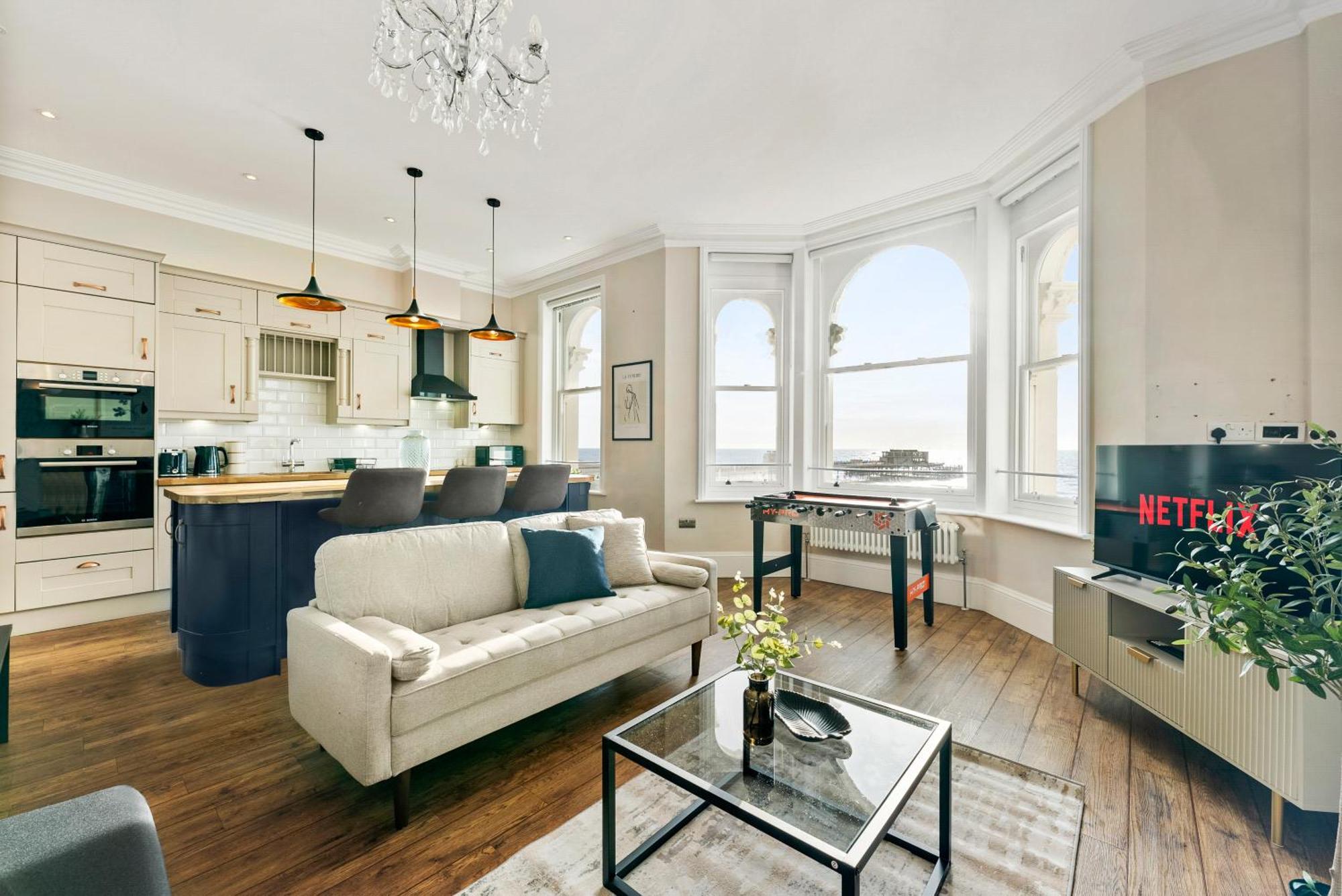 Boutique 3 Bedroom Penthouse With Sea Views Worthing