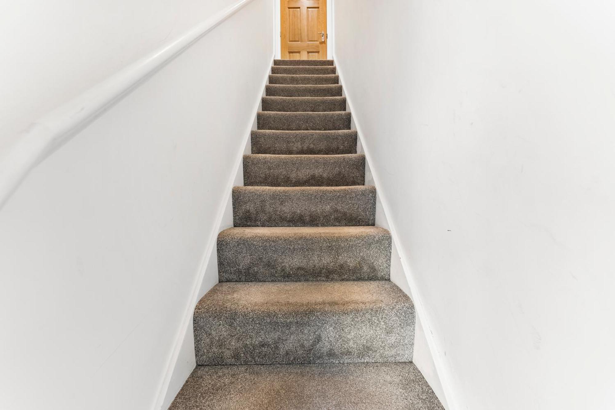 Boutique 3 Bedroom Penthouse With Sea Views * Worthing